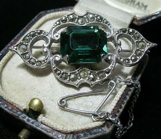 Vintage Jewellery Art Deco Emerald Green Crystal Marcasite Shawl Pin BROOCH 2