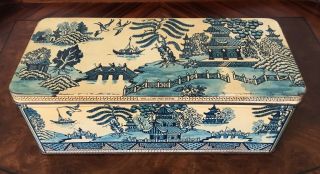 Vintage Blue Willow Pattern Biscuit Tin Hinged Box