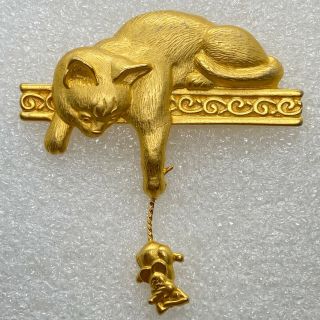 Signed Jj Vintage Cat Playing With Mouse Brooch Pin Gold Tone Costume Jewelry