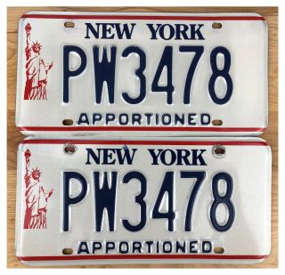 York 1990s Apportioned Truck License Plate Pair Pw3478