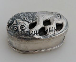 Vintage Antique Crouching Lion Sterling Silver Pill Box - 80323 2