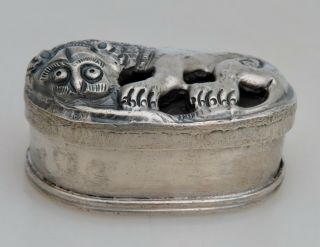 Vintage Antique Crouching Lion Sterling Silver Pill Box - 80323 3