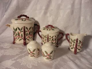 Vintage Holland Mold Hand Painted Five Piece Christmas Tea Set Holly Berry
