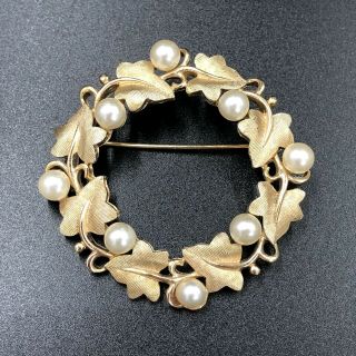 Vintage 1950s/60s Halo Shape Crown Trifari Leaf And Faux Pearl Faux Gold Brooch