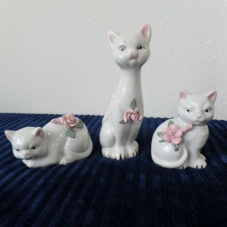 Vintage White Kittens Mama Cat Pink Roses Figurines Porcelain Ceramic Japan?