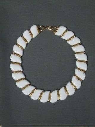 Vintage Beaded Necklace/choker - White With Gold - Tone Accent
