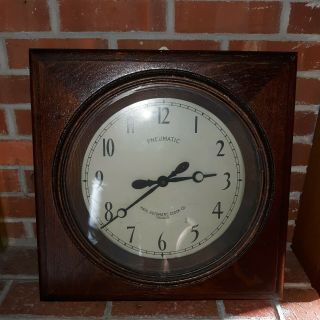 Antique Hahl Pneumatic Clock In Oak Case With Key,  Early 1900 
