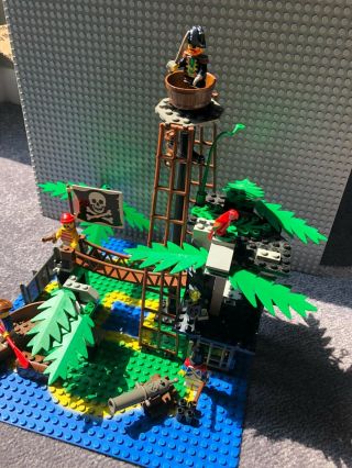 Lego 6270 Pirate Forbidden Island Vintage 100 Complete,  No Box,  Or Instructions