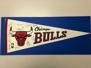 1985 Chicago Bulls Nba Vintage Team Signed Pennant Michael Jordan Auto Bgs