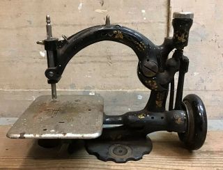Wilcox And Gibbs Sewing Machine,  Repair - Turns Hard - Missing Parts