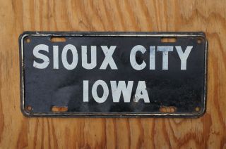 Vintage Sioux City Iowa Front License Plate Topper Tag