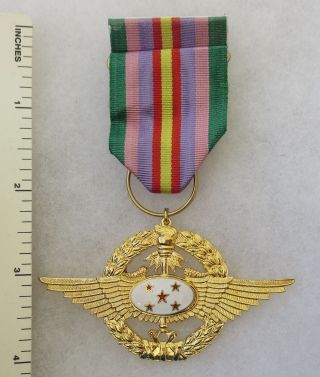 Post Ww2 Vintage Taiwan Roc Republic Of China Air Force Five Star Medal