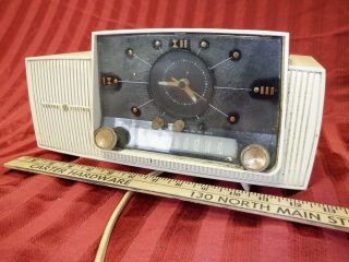 Vintage General Electric Plastic Clock Radio,  Model C - 430a,  Am Band,  5 Tubes