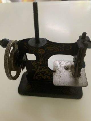 Vintage Antique Muller Hand Crank Toy Sewing Machine Germany Stamped No 134524