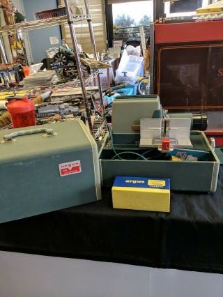 Vintage Argus 300 Automatic Slide Projector In Carrying Case With