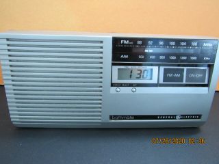 Vintage Ge Am/fm Radio Model 7 - 4204a With Time/date