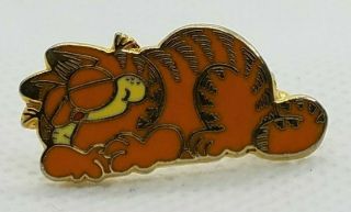 Garfield The Cat - Sleeping - Vintage 1978 United Feature Syndicate Lapel Pin