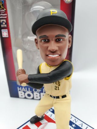 roberto clemente pittsburgh pirates cooperstown hall of fame hof bobblehead 2