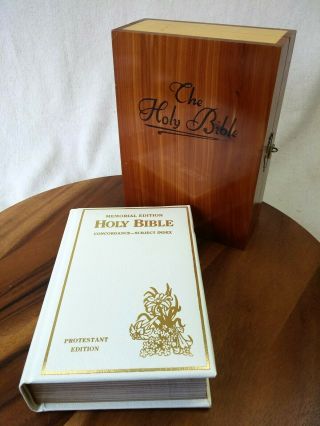 Vintage 1970s King James Holy Bible Protestant Memorial Edition In Wooden Box