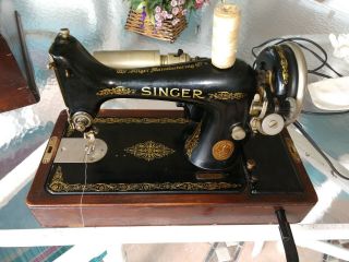 1928/29 Antique Singer Portable Sewing Machine In