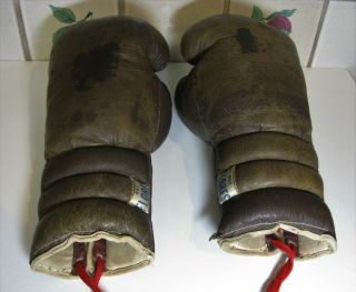 VINTAGE RAY FLORES LEATHER BOXING GLOVES (One Pair) 40 ' s,  50 ' s,  60 ' s? SHIPPNG 3