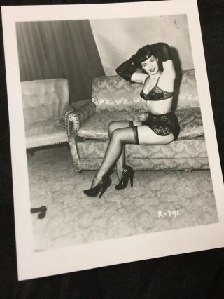 Vtg 50’s Bettie Page Heels Stockings Girlie Risque Pinup Photo Irving Klaw R - 741
