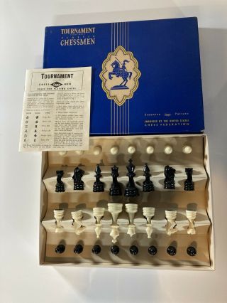 Vintage 1945 E.  S.  Lowe Tournament Plastic Chessmen Staunton Pattern No.  810