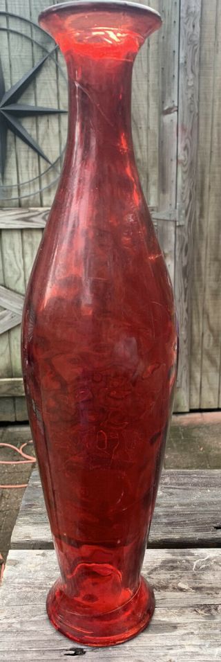 Vintager Red Handblown Elegant Decorative 16.  5 " Tall Glass Vase Made In Spain