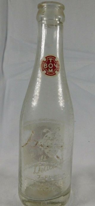 Vintage TOM BOY Soda 7 oz Glass Bottle Red/White Graphics Indianapolis,  IN Good 2
