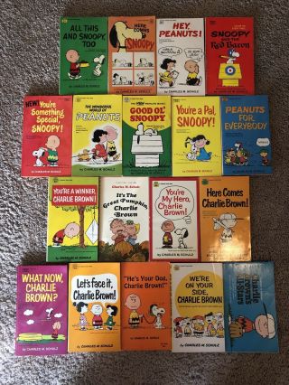 Vintage Charlie Brown Peanuts Charles M.  Schultz Paperback 18 Books