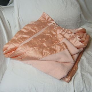 Vintage Beacon Corp Soft Acrylic Queen Blanket Satin Trim Made In The Usa Pink