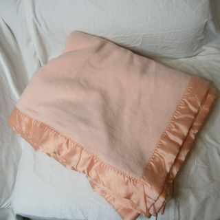 Vintage Beacon Corp Soft Acrylic Queen Blanket Satin Trim Made in the USA Pink 2