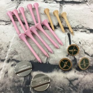 Vintage Golf Accessories 13 Pink Wooden Tees And 3 Wooden Place Markers 2 Metal