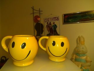 Vintage 2 Mccoy Pottery Yellow Smiley Face 1970 