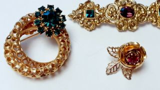 Vtg Now Costume Jewelry Brooch Pin Gold Tone Rhinestones Rose Dangle Pearl Bird