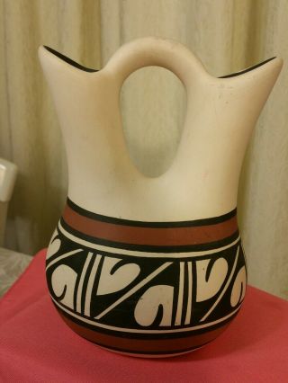 Vintage Armando De Mexico Hand Crafted Art Pottery Vase 7.  75”tall