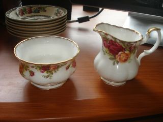 Vintage Royal Albert Open Sugar Bowl & Creamer Set Old Country Roses England
