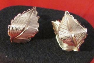 Stunning Vintage Giovanni Double Leaf Silver - Tone Clip On Earrings Hinged Back