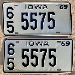 Vintage Pair 1969 69 Iowa Ia License Plates Mills County 5575