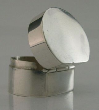 Quality Modernist Solid Sterling Silver Snuff Or Pill Box 1985