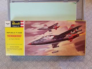 Vintage 1961 Revell H - 166:100 Republic F - 105b Thunderchief 1:75