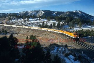 Amtk - 242 - 283 - 289 F40phr Ski Train@west Denver Co.  12/16/00 Slide (b23)