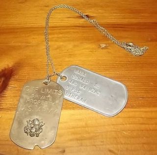 Vintage U.  S Military Dog Tags Army
