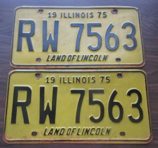 Vintage 1975 Illinois Pair Matched Set License Plates Old Truck Automobile Car
