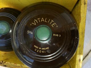 British Lawn Bowls,  Boules 4,  Vitalite 5 1/16t,  Bias 3,  Made In England C2041