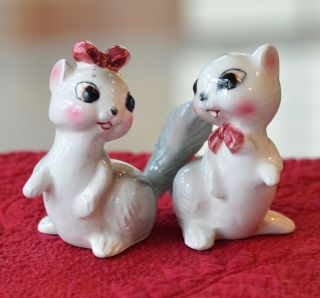 Vintage Squirrel Chipmunk Salt & Pepper Shakers Posing Couple Made In Japan