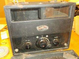 Vintage/antique 1927 Travler Karenola Portable Tube Radio