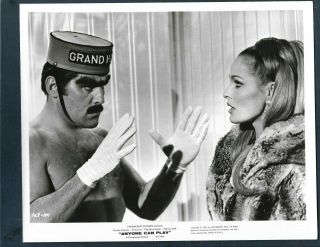 Ursula Andress & Mario Adorf Pose In Anyone Can Play 1967 Orig Vintage Photo 34
