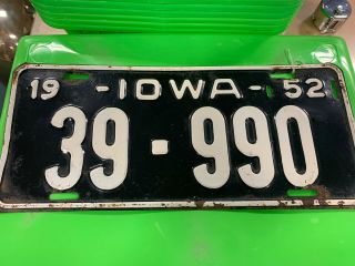Vintage Iowa License Plate.  1952 Guthrie County Iowa