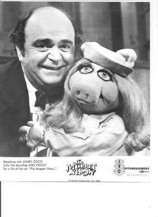 James Coco & Miss Piggy - Muppet Show Tv Show Series Bw Orig Vintage Still Photo